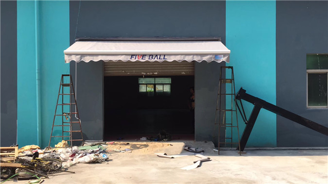 電動伸縮、和手搖伸縮