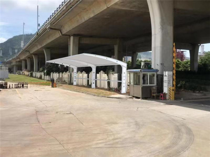 雨棚、雨篷、遮雨篷